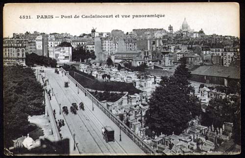De brug Caulaincourt over cimetière Montmartre